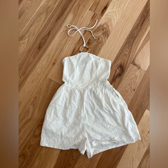 Old Navy O Ring Halter Romper Calla Lily White Linen Blend Smocked Beach Small - Picture 2 of 9